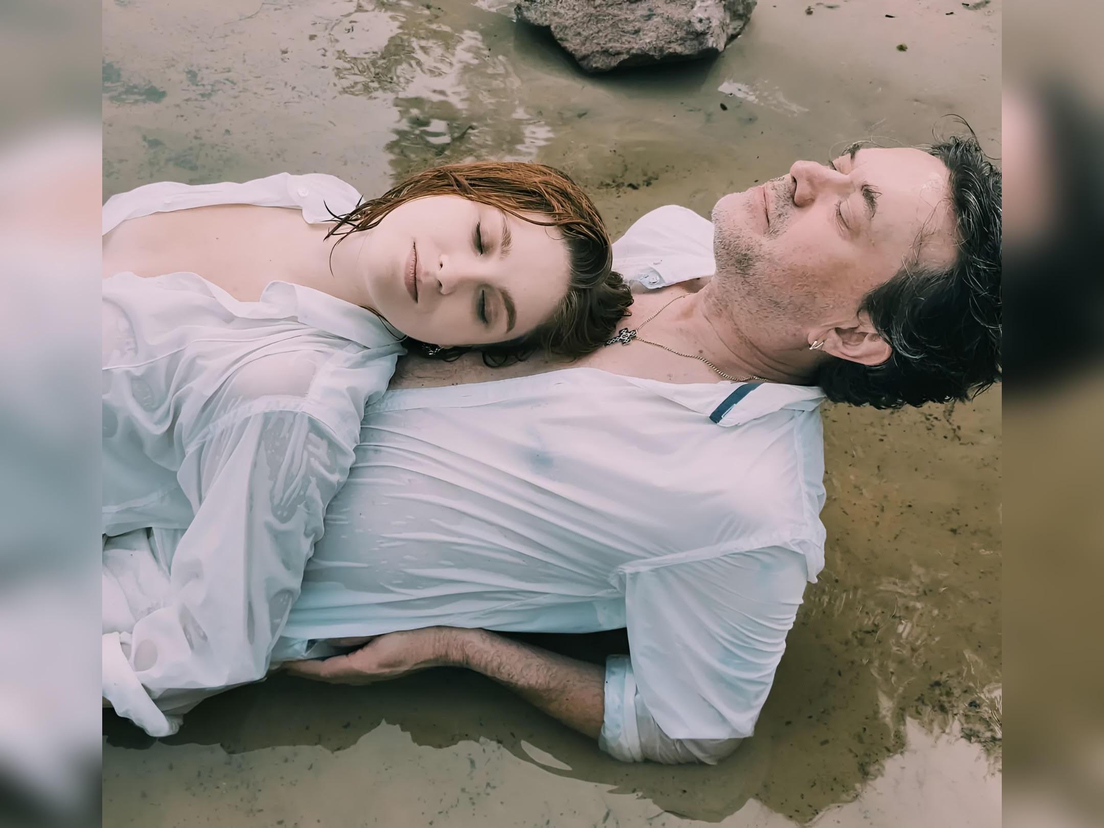 58-річний Ступка і його 23-річна кохана разом вже півтора року. Одружуватися актор поки не квапиться