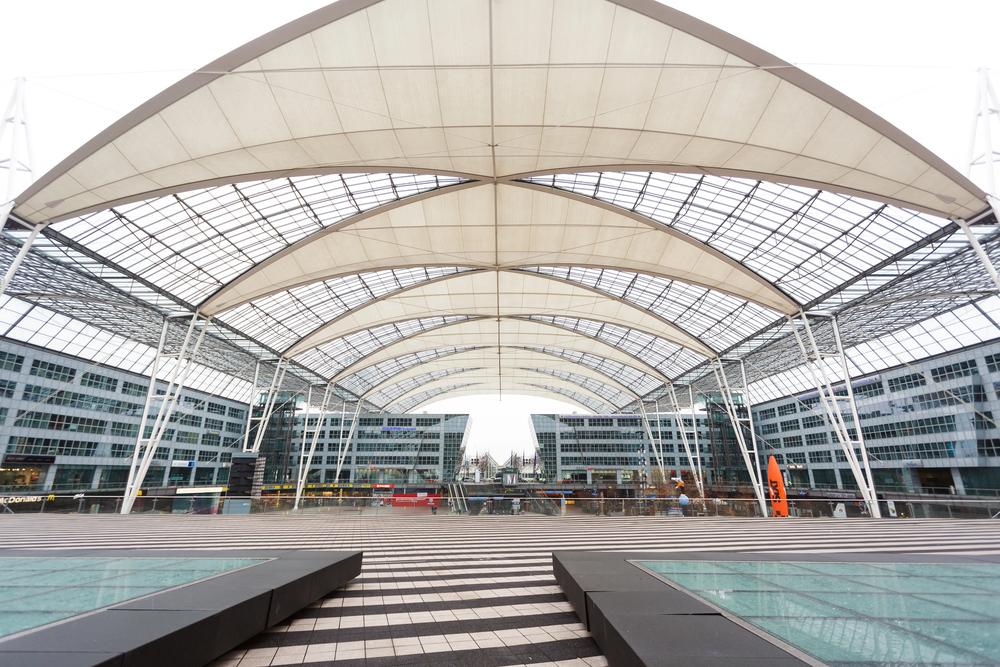 Невідомі дрони помітили у Мюнхені: був закритий аеропорт