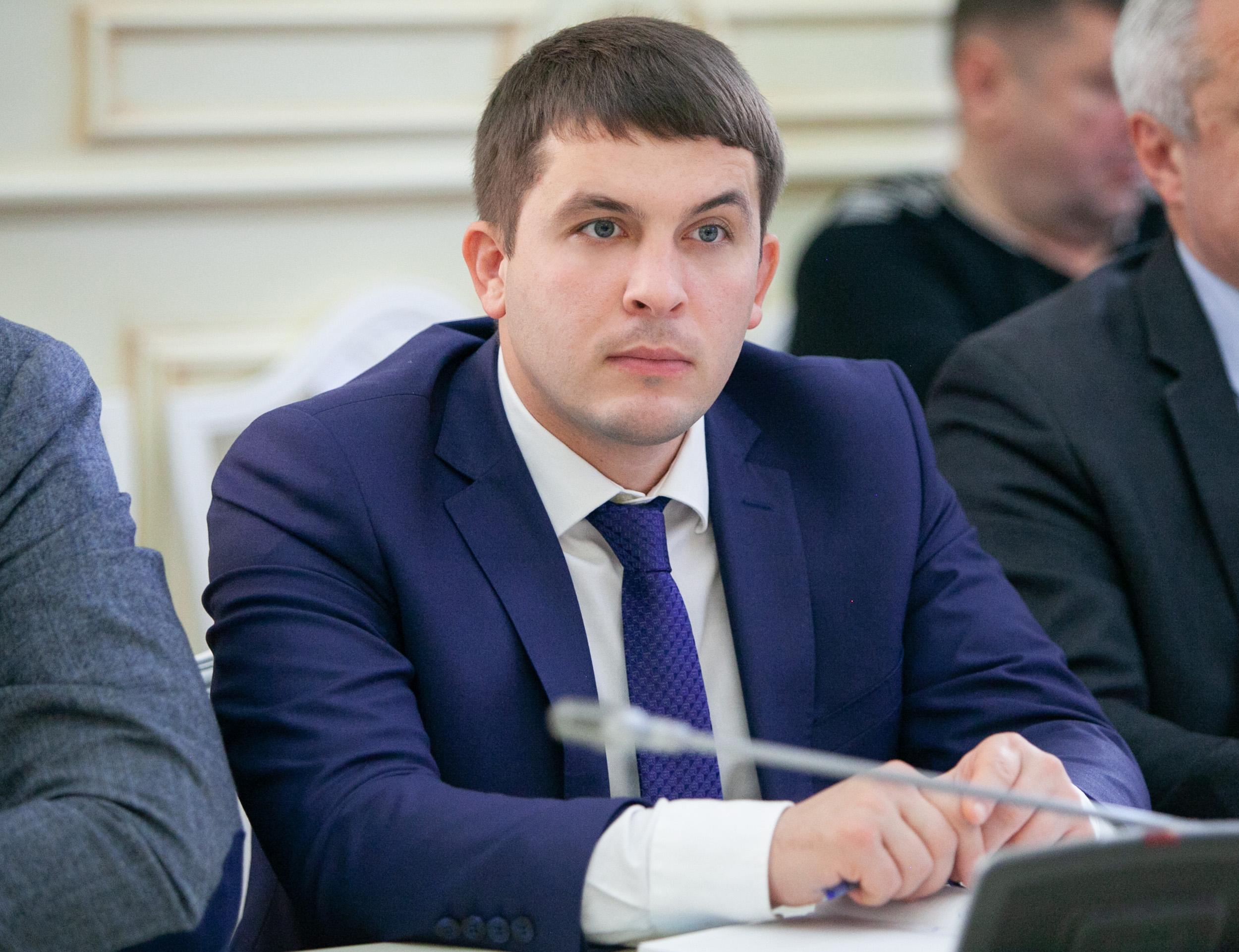 Керівника апарату КМДА Загуменного, що виїжджав закордон під час війни, відсторонили від посади