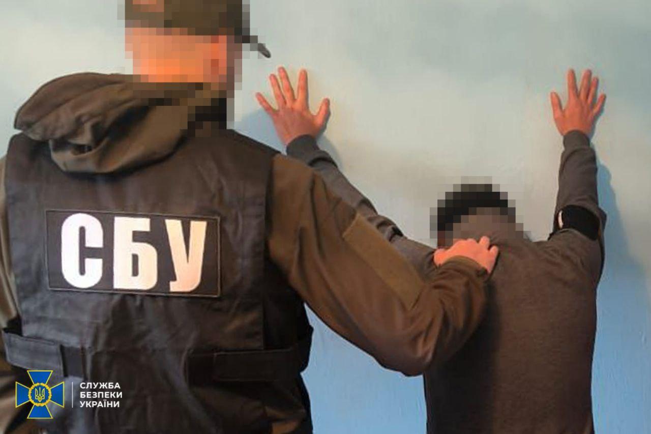 СБУ та Нацполіція викрили в Запоріжжі шахраїв, які продавали військову допомогу на 8 млн грн