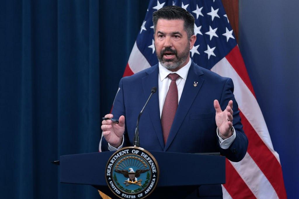 Речник Пентагону грубо відповів журналісту на питання про краватку міністра Гегсета