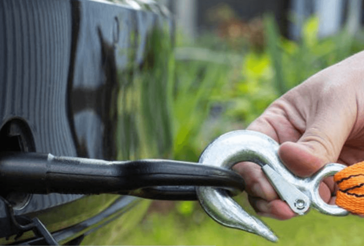 Як правильно буксирувати автівку: поради водіям