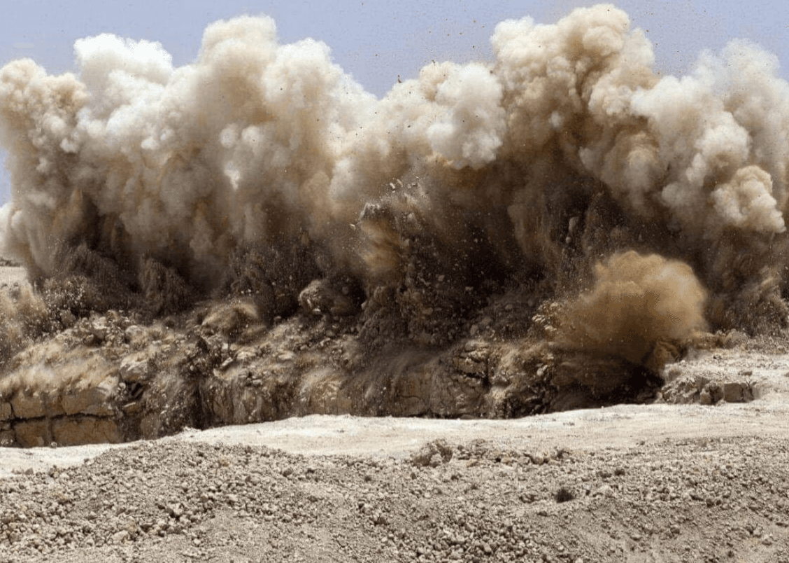 Жителів Дарницького району знову попереджають про вибухи