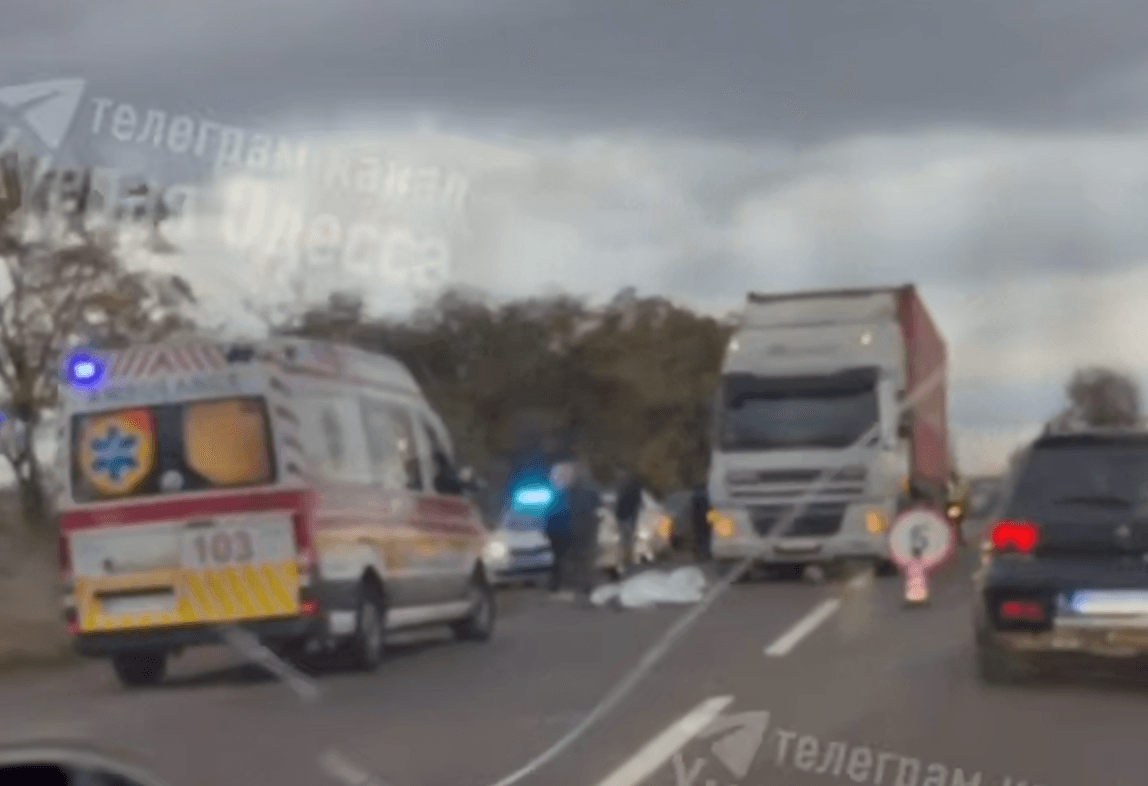 Вантажівка протаранила блокпост на Одещині: загинули двоє військових