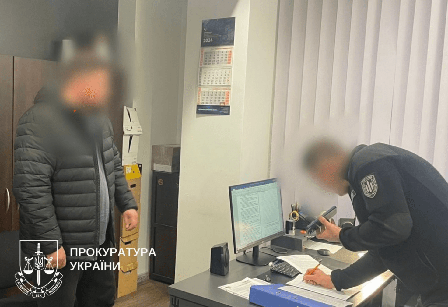 Двоє поліцейських жорстоко побили чоловіка біля Голосіївського ТЦК