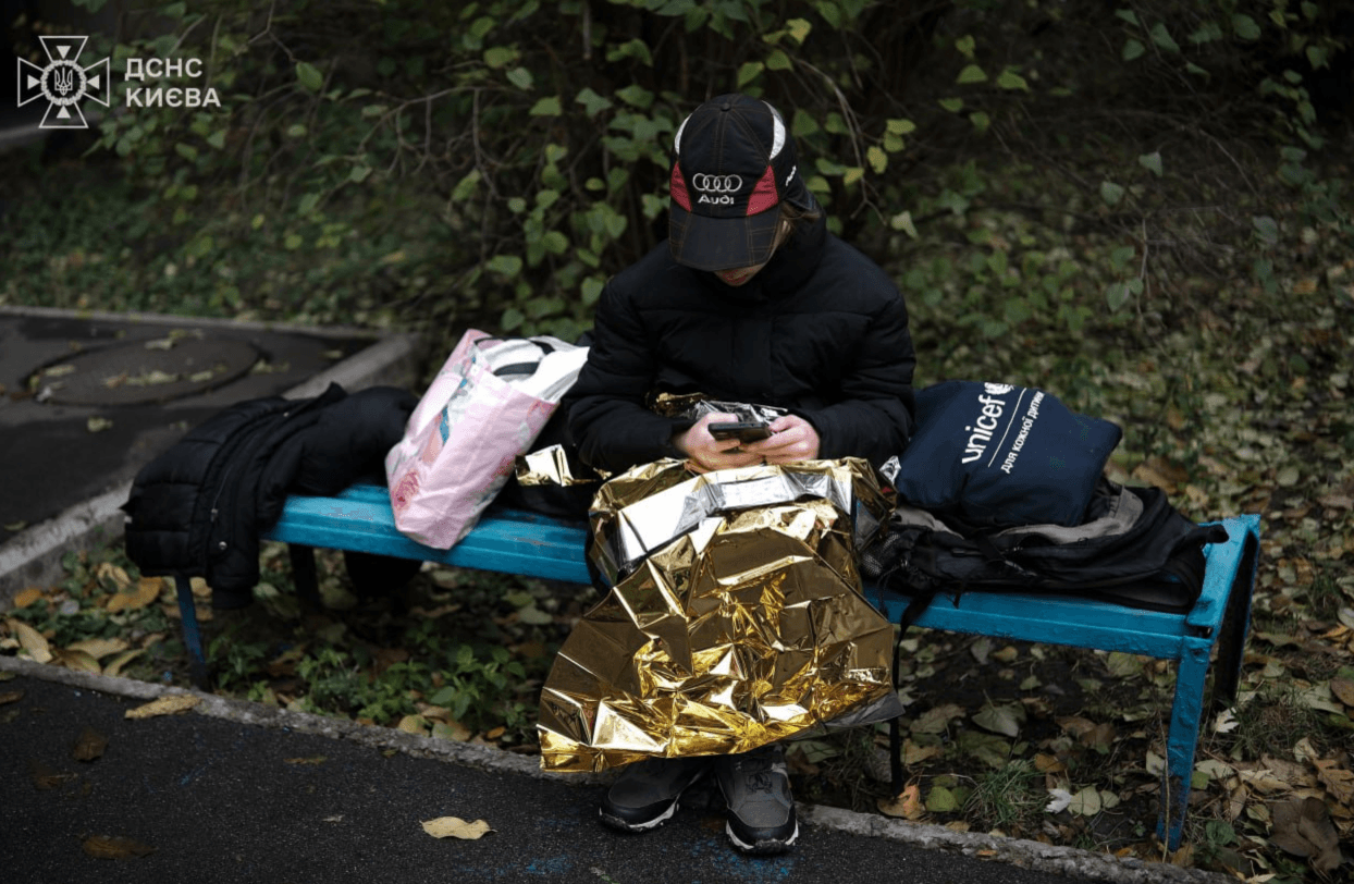 У Деснянському районі розгорнули штаби для допомоги постраждалим