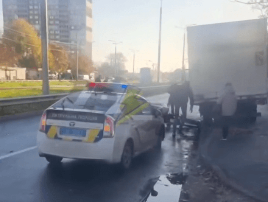 На Борщагівці – великий затор: розраховуйте час