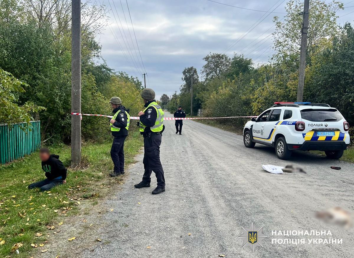 Чоловік зарізав дружину і 9-річну доньку, вбив домашніх тварин і намагався позбавити життя сусідку