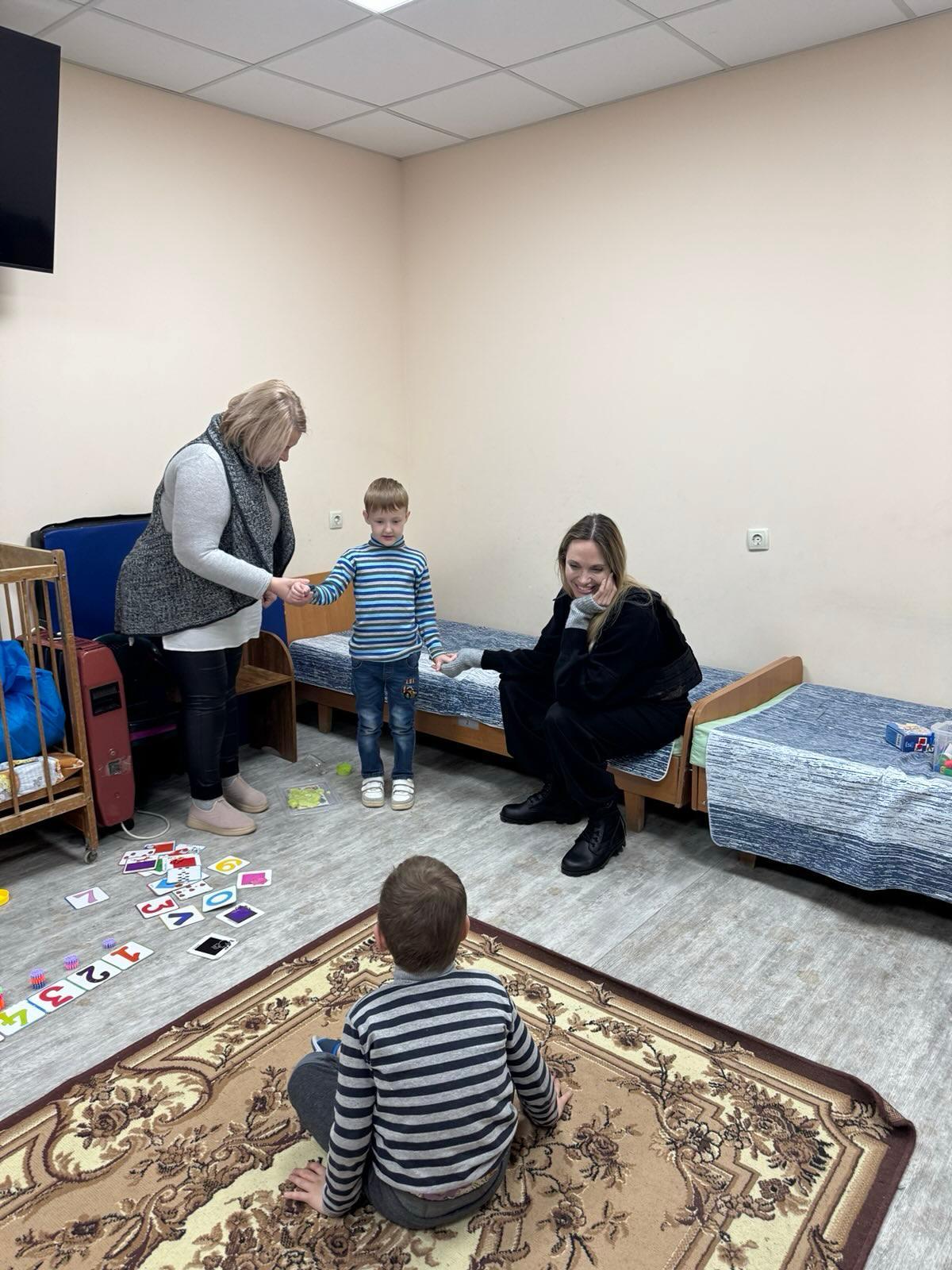 Джолі відвідала не лише Херсон: з’явились офіційні подробиці візиту