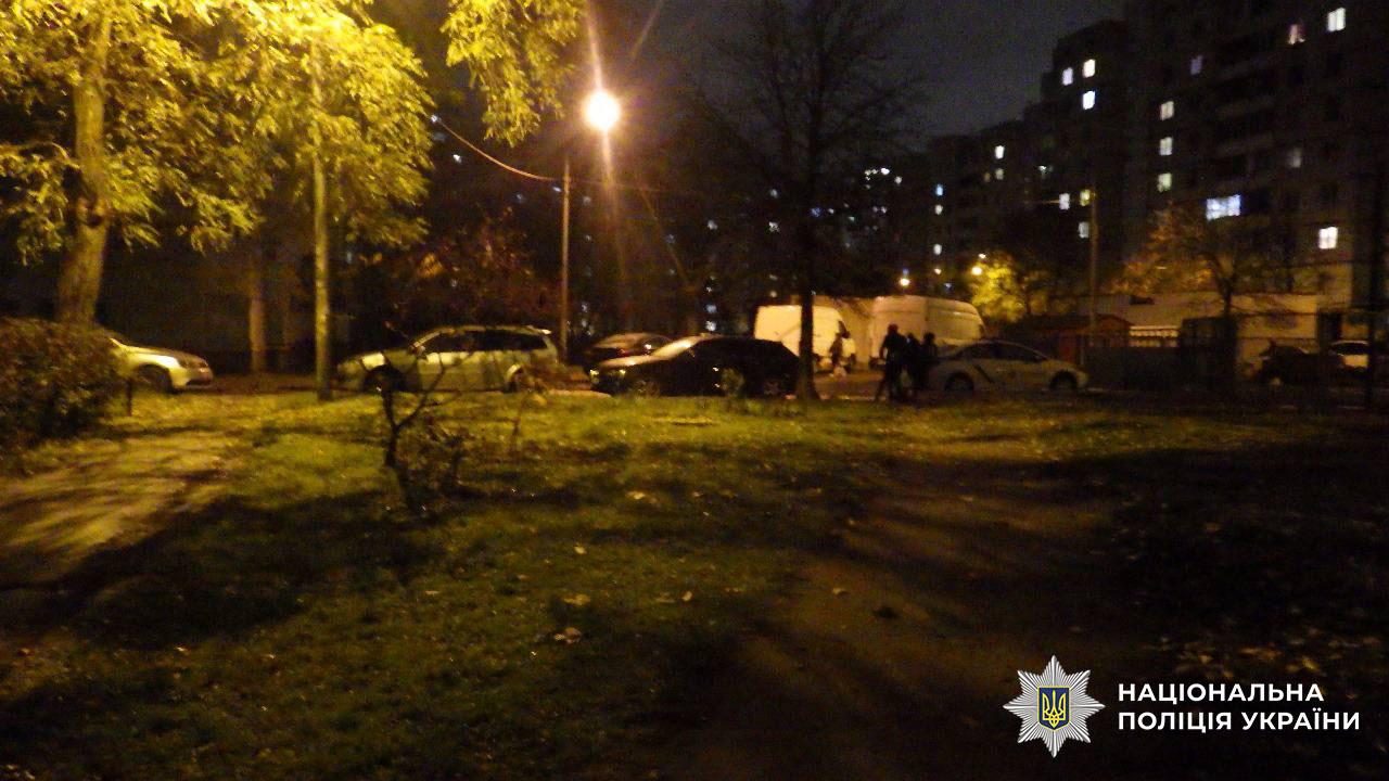 Киянин напав з ножем на перехожого, який заступився за його доньку