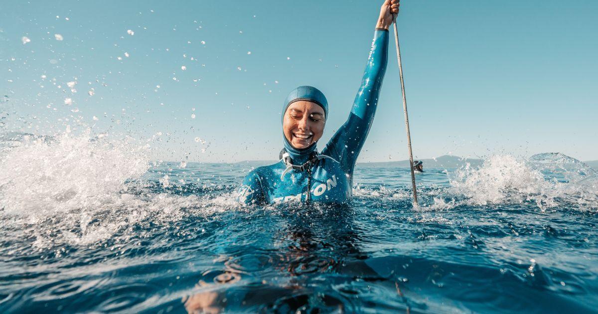 Українка встановила новий світовий рекорд з фрідайвінгу, пірнувши на 86 метрів