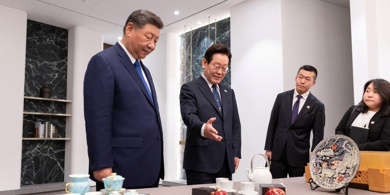 Дипломатія з гумором: Сі Цзіньпін та президент Південної Кореї пожартували про шпигунство