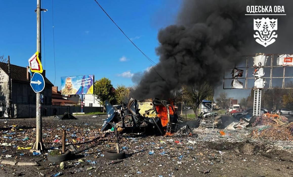 Російські війська атакували місцевий ринок у Чорноморську: є загиблі та поранені