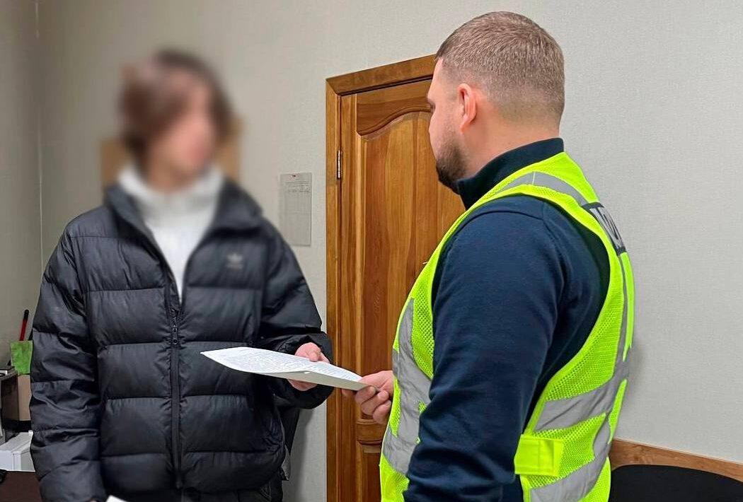 Шахраїв, які зібрали під фейкові акаунти Героя України гроші, судитимуть