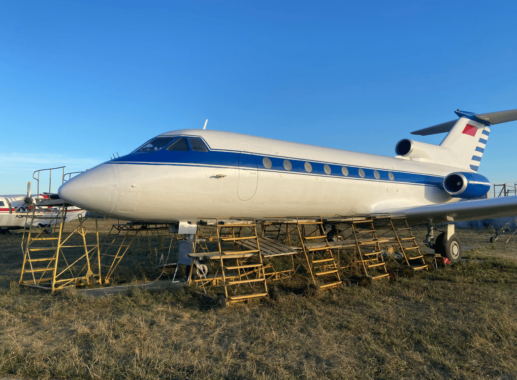 У Державному музеї авіації реставрують «легенду неба» – найстаріший літак Як-40