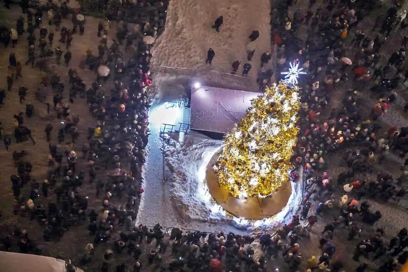 П’ять великих міст України не встановлюватимуть ялинку цього року