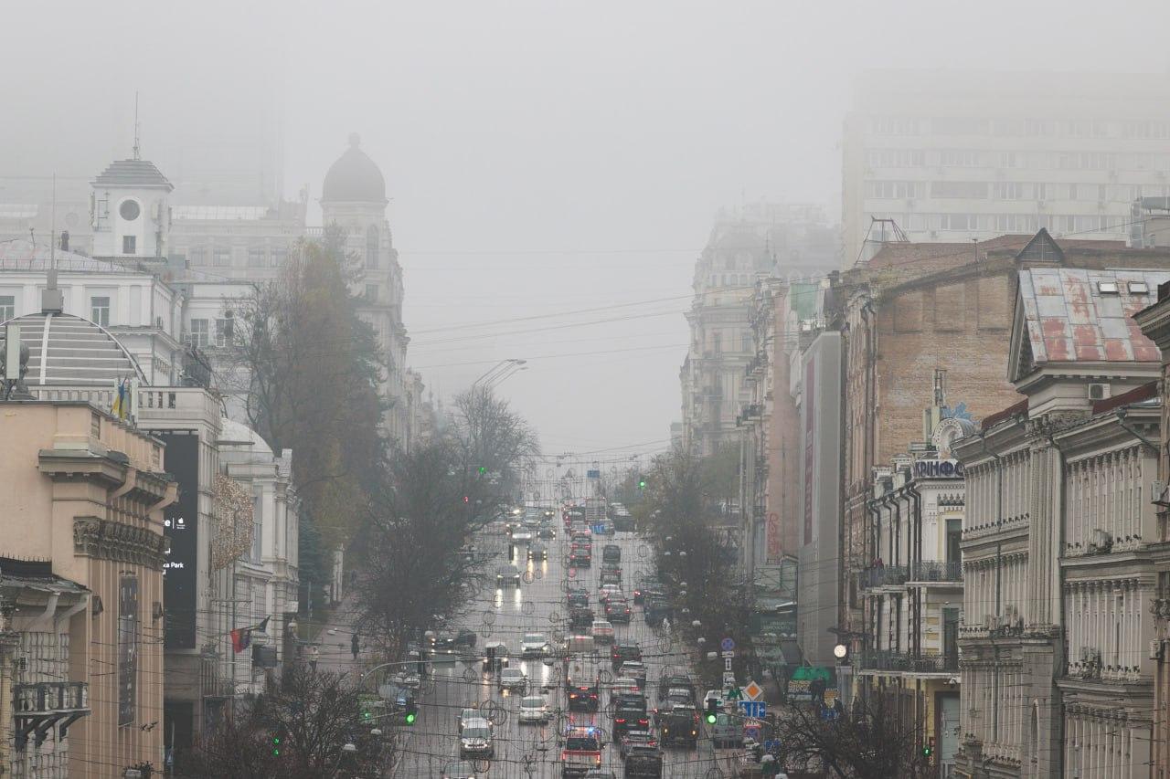 Початок зими більше схожий на пізню осінь: прогноз погоди на завтра