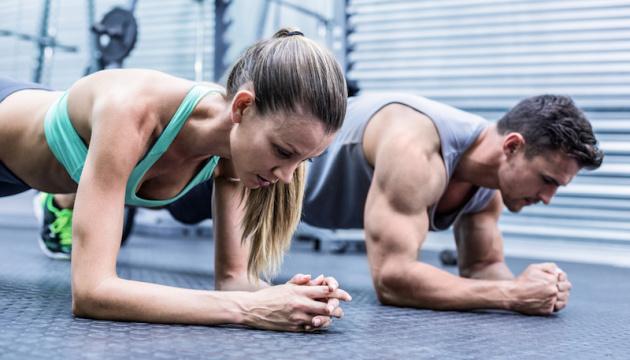 Колишній морський піхотинець США встановив світовий рекорд стояння у планці