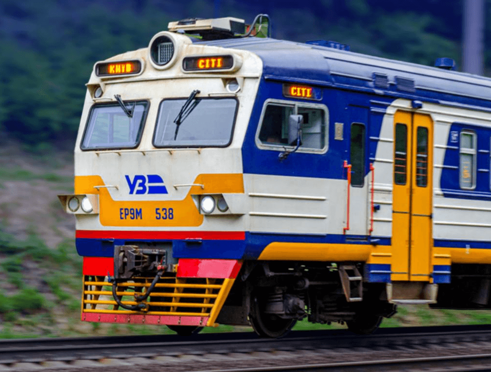 Вводиться новий графік поїздів міської кільцевої електрички: що варто знати