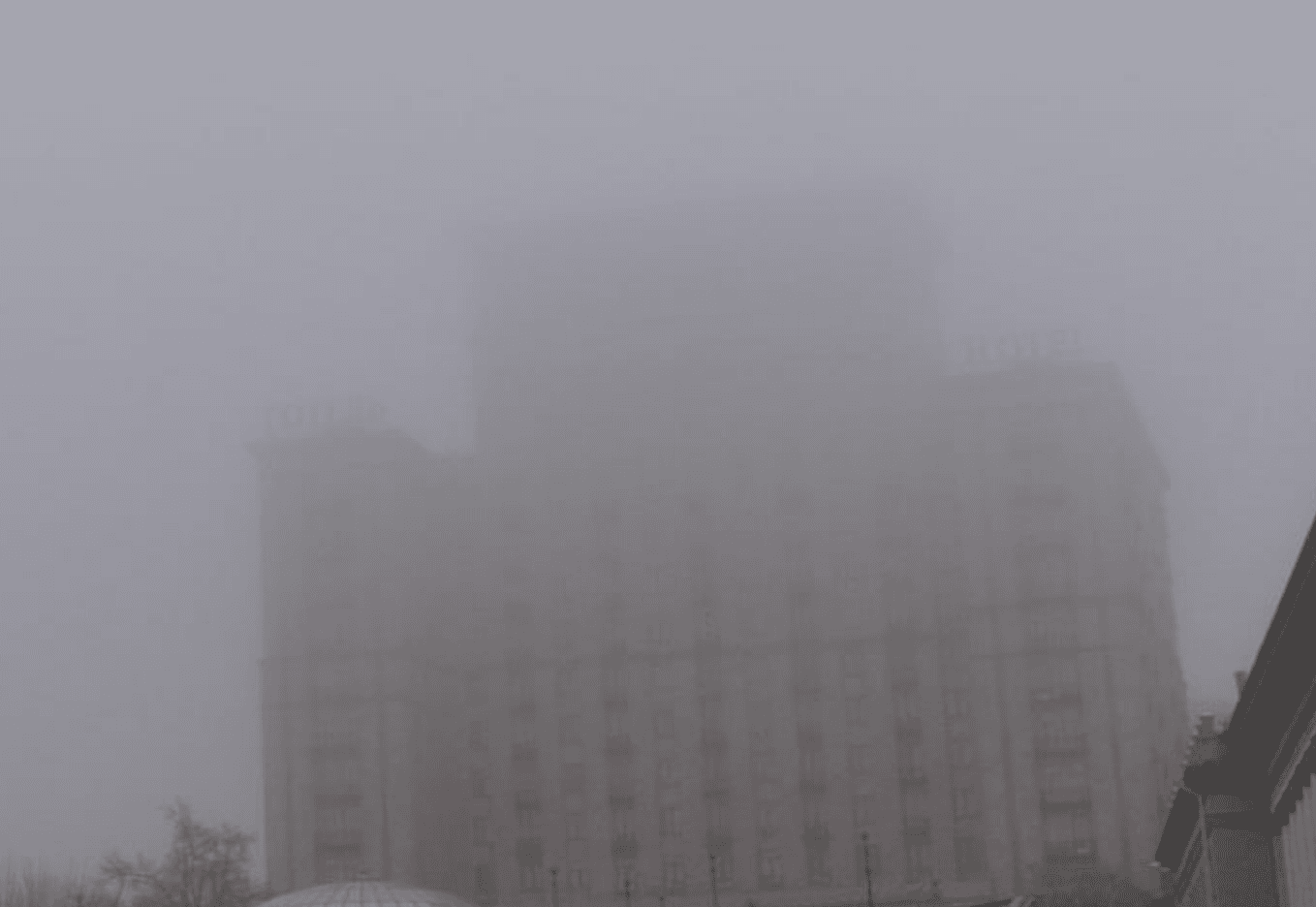 Столичних водіїв та пішоходів закликали бути уважними: у місті – туман