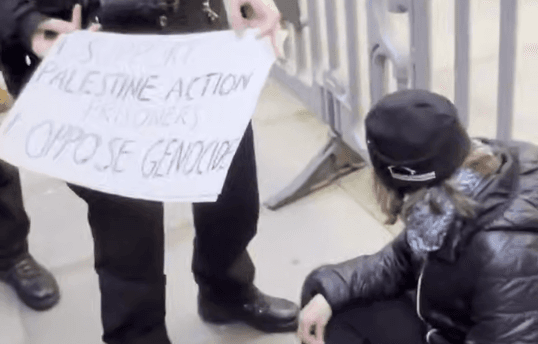 Грету Тунберг затримали в Лондоні під час акції протесту