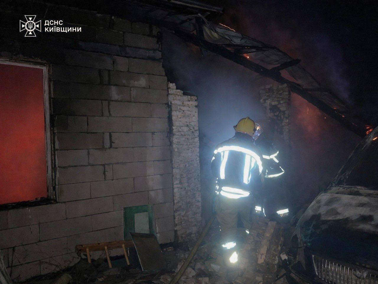 На Київщині через вибух газового котла згорів будинок, постраждали двоє дітей