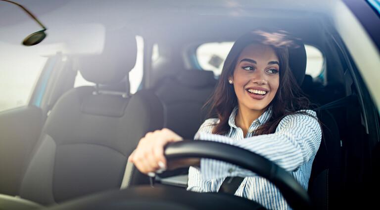 Автошкола Мустанг vs Автошколи столиці на Позняках: що обрати в 2026 році? Пряме порівняння