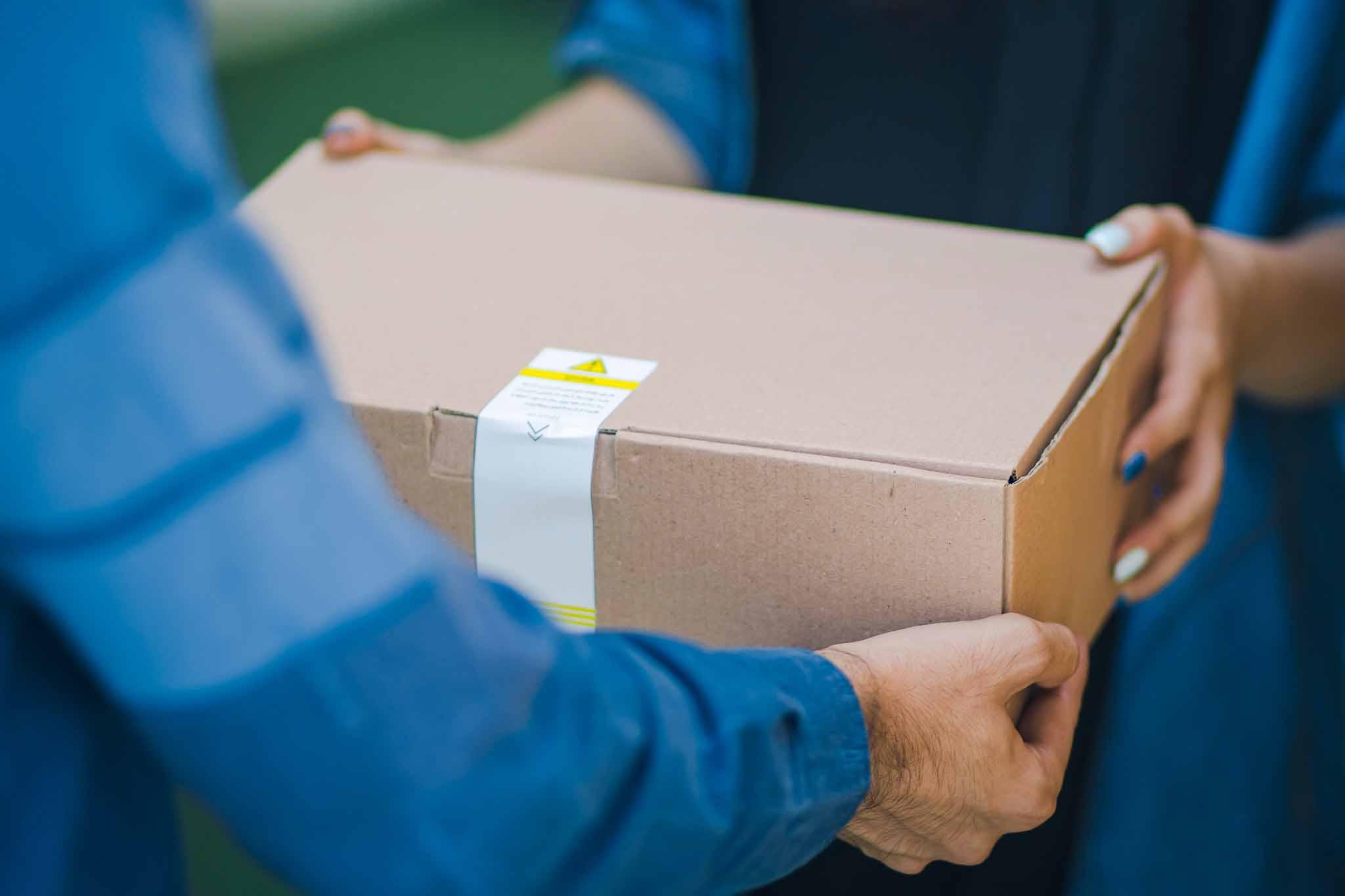 У Німеччині викрили «тіньову пошту», яка возила посилки до РФ попри санкції