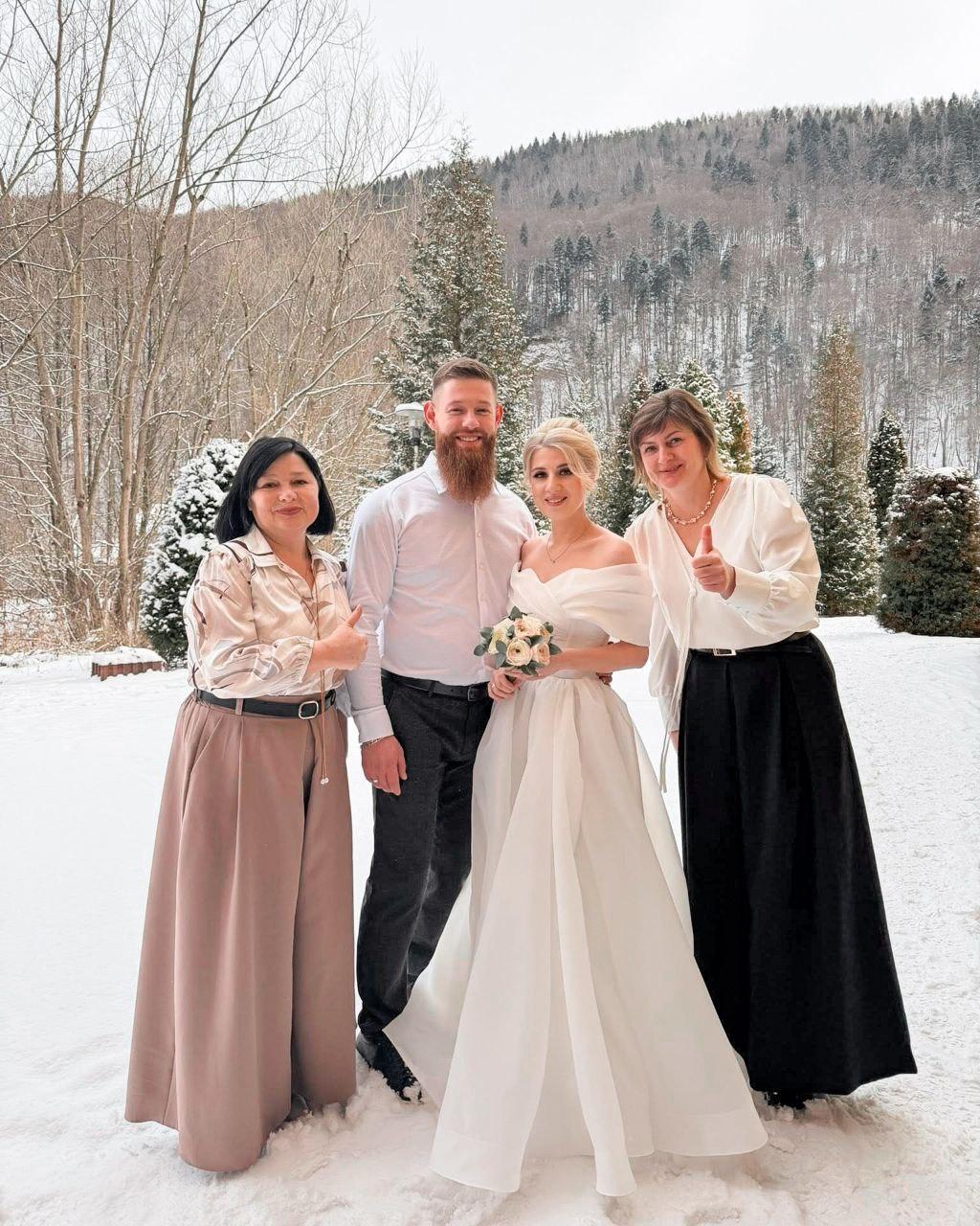 Шлюб під ялинку: в останні дні грудня в Україні одружилися майже 3 тисячі пар