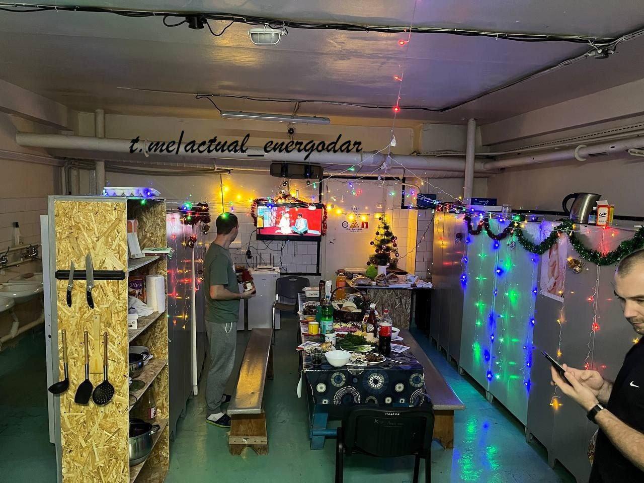 Сплять на ящиках та пиячать: як виглядає поселення “Росатому” на Запорізькій АЕС