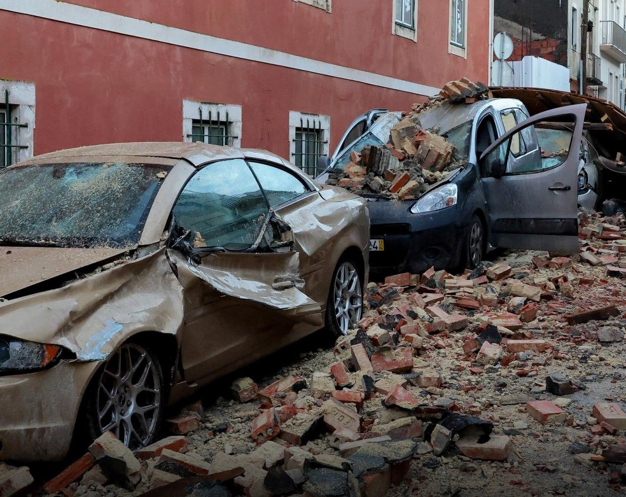 У Португалії лютує шторм «Крістін»: сотні тисяч людей без світла, є загиблі
