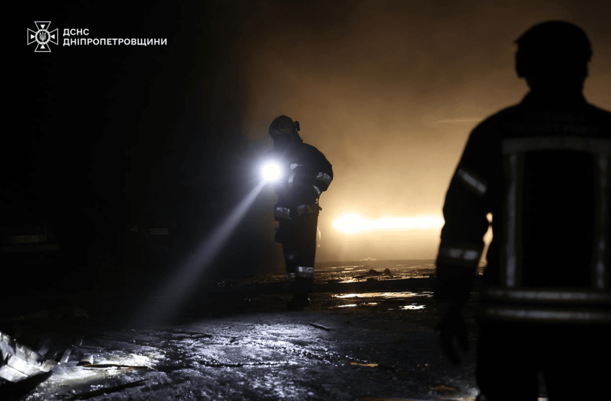 Ворог масовано атакував Дніпро: серед постраждалих є діти