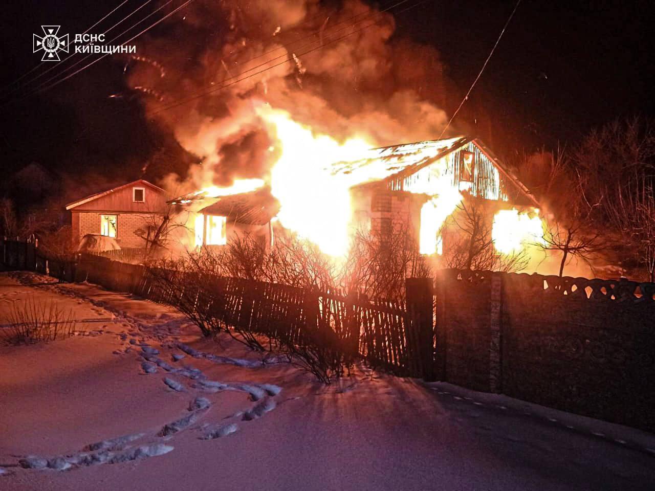 Мати і двоє дітей загинули у пожежі на Київщині
