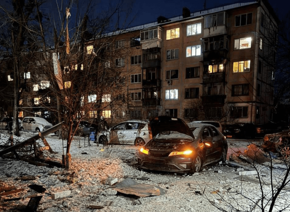 Під час нічної атаки постраждав вестибюль метро та інша транспортна інфраструктура