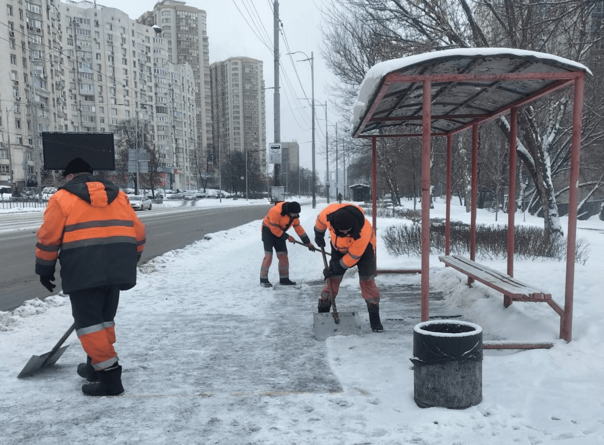 У Києві – ожеледиця: міська влада звернулася до водіїв та пішоходів