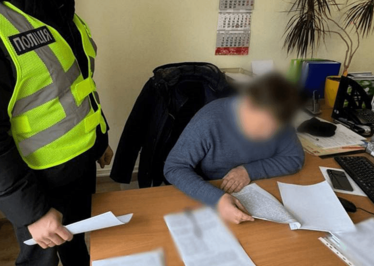 У Шевченківському районі столиці посадовець нажився на закупівлі солі для доріг