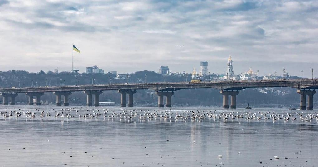 Мостом Патона дозволили їздити, але з обмеженнями