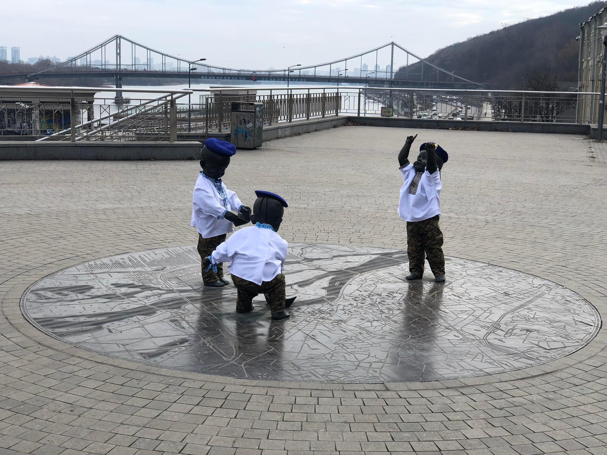 Малюків-засновників Києва вбрали у берети, вишиванки і піксель до дня Нацгвардії