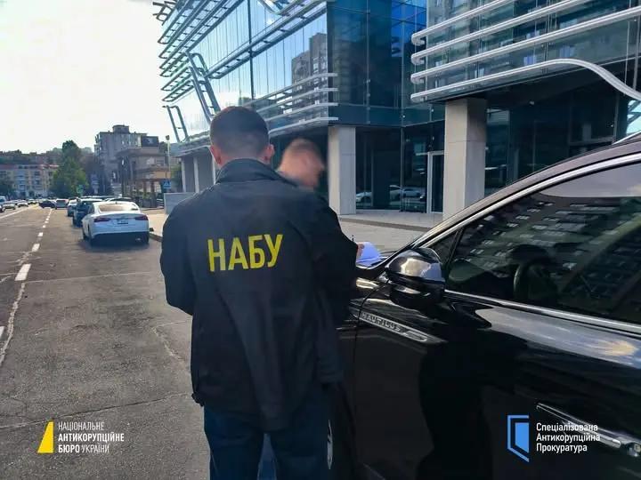 ВАКС затвердив першу угоду з реальним покаранням: ексчиновник Міноборони отримав 4 роки