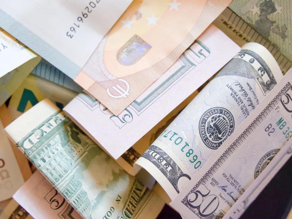 Який зараз курс у столичних обмінниках: де зараз вигідно обміняти валюту