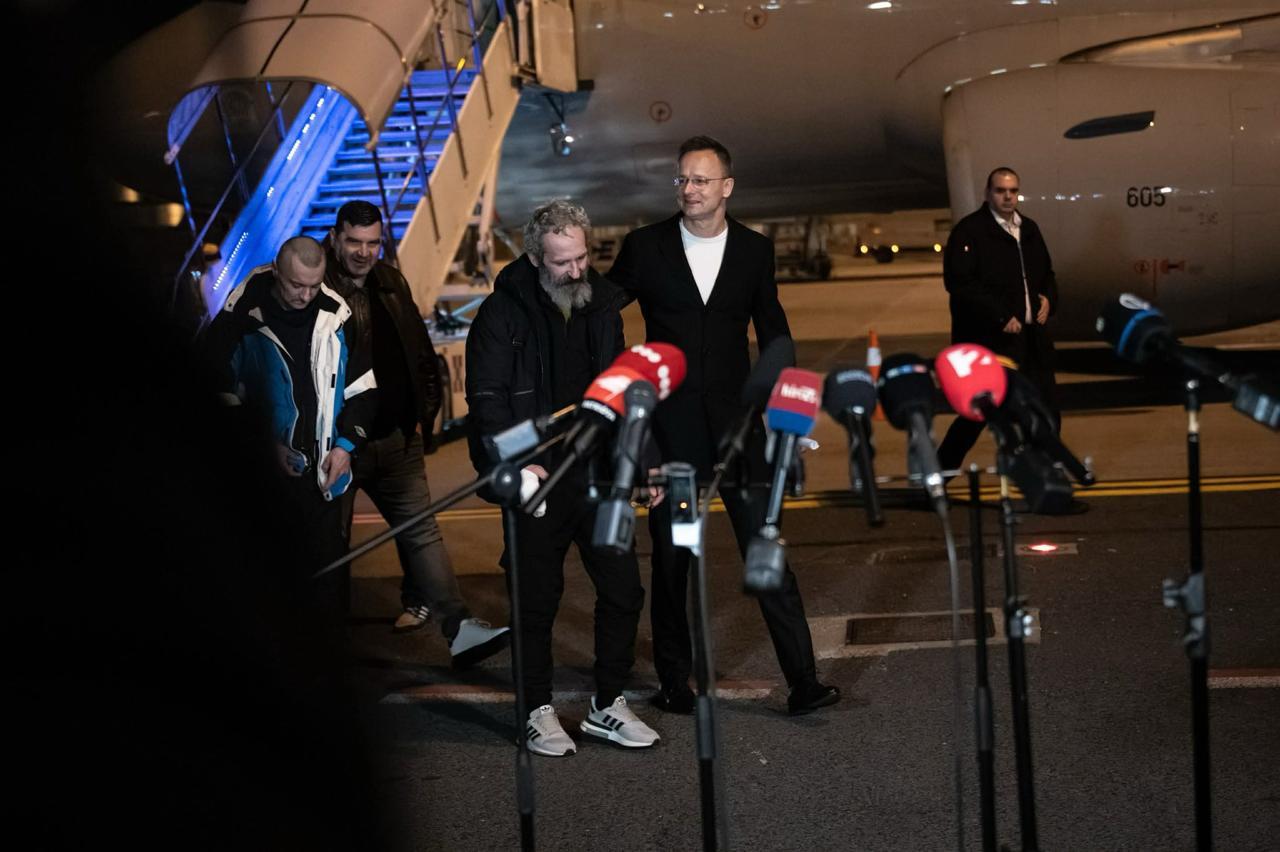 Двоє українських військових з угорським громадянством прибули до Будапешта — МЗС Угорщини