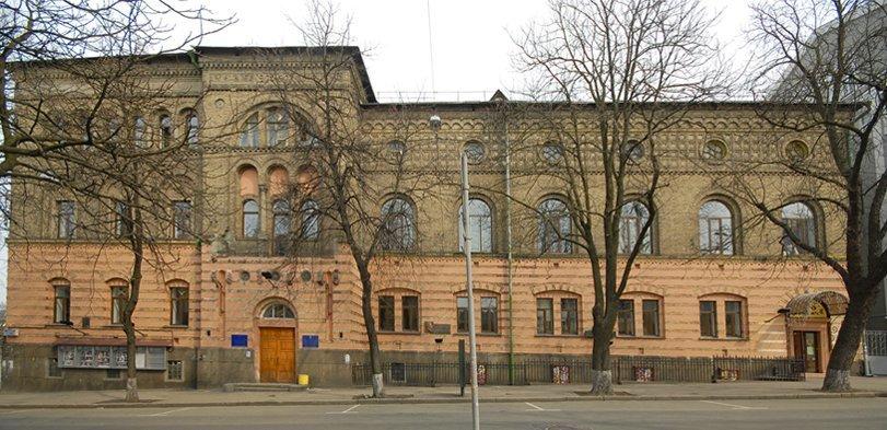 Київрада планує передати 0,5 га землі на Ярославовому Валу Університету Карпенка-Карого