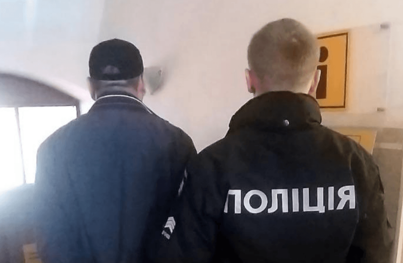 Накинув куртку на обличчя та погрожував вбити: чоловіка засудили за зґвалтування 19-річної дівчини