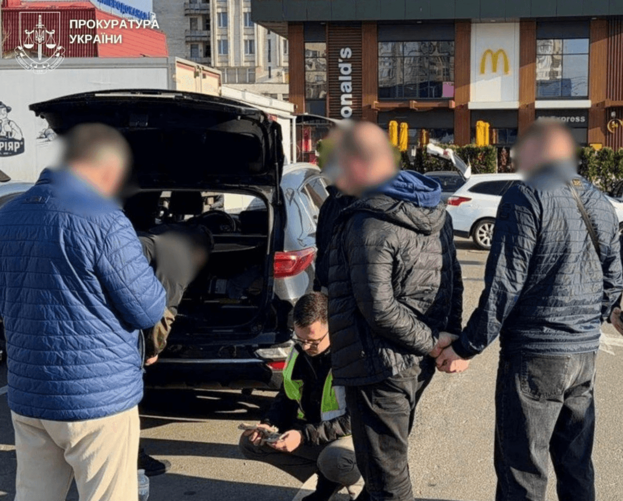 У Києві інструктор автошколи за гроші «допомагав» отримати посвідчення водія