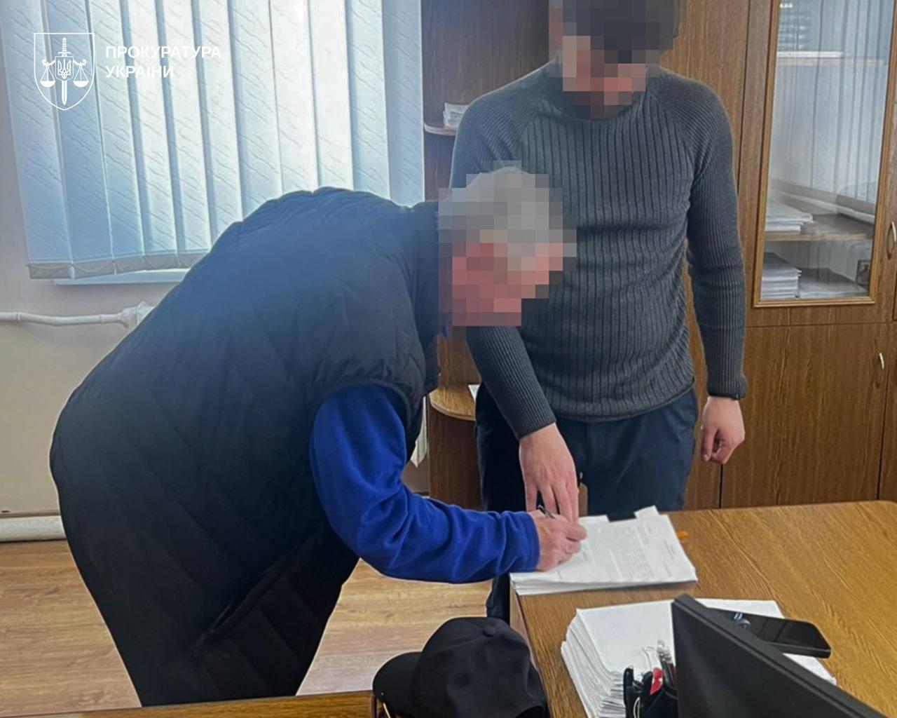 Третина життя у неволі: на Львівщині чоловіка 23 роки тримали у трудовому рабстві