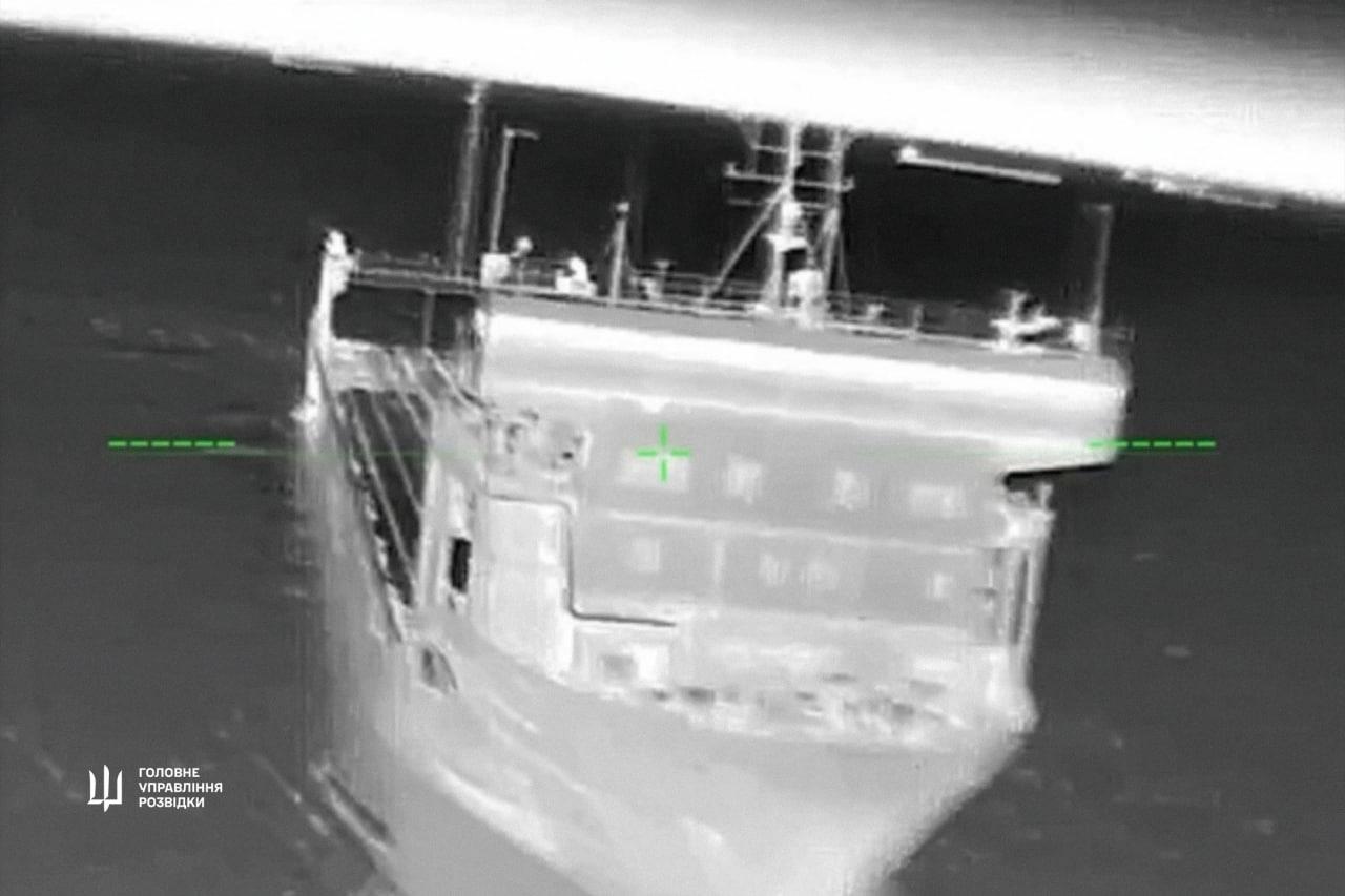 Українські дрони нейтралізували останній залізничний пором росіян у Керчі