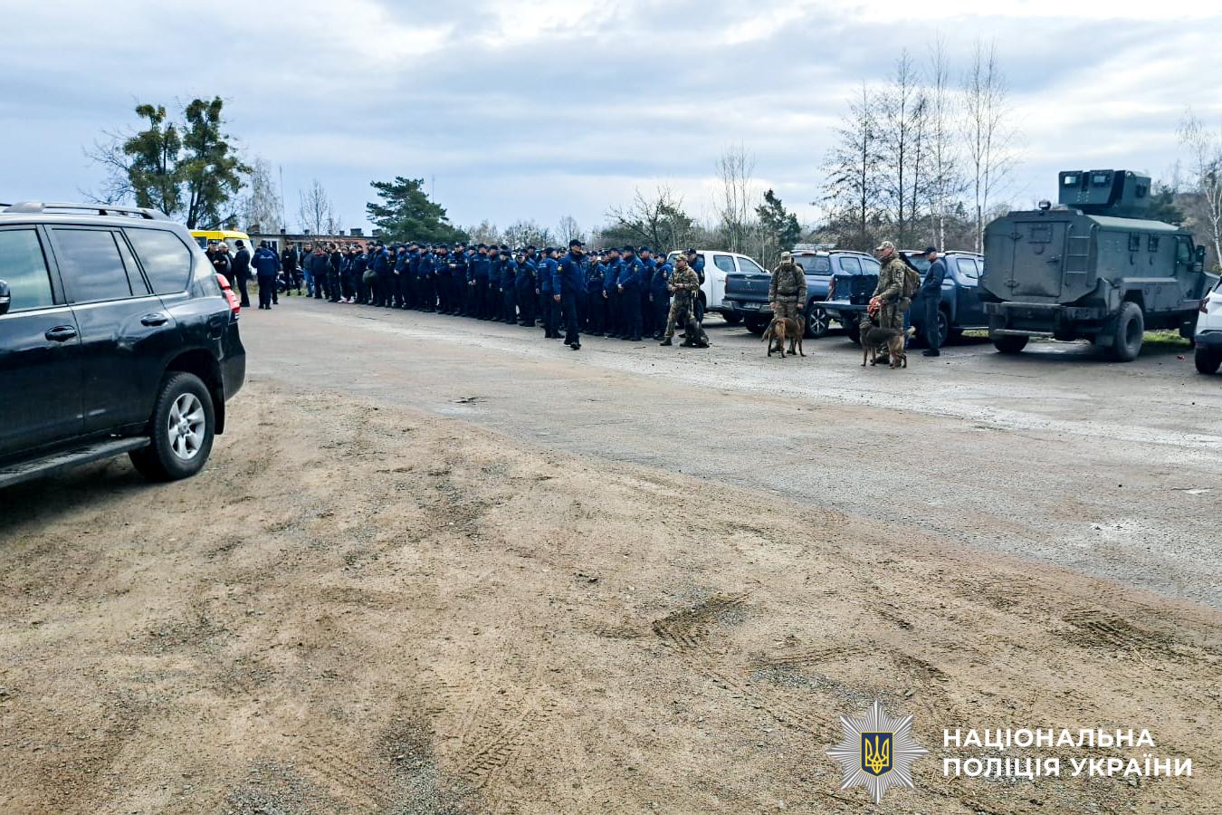 На Рівненщині після майже доби пошуків знайшли 10-річного хлопчика, який впав у кар’єр