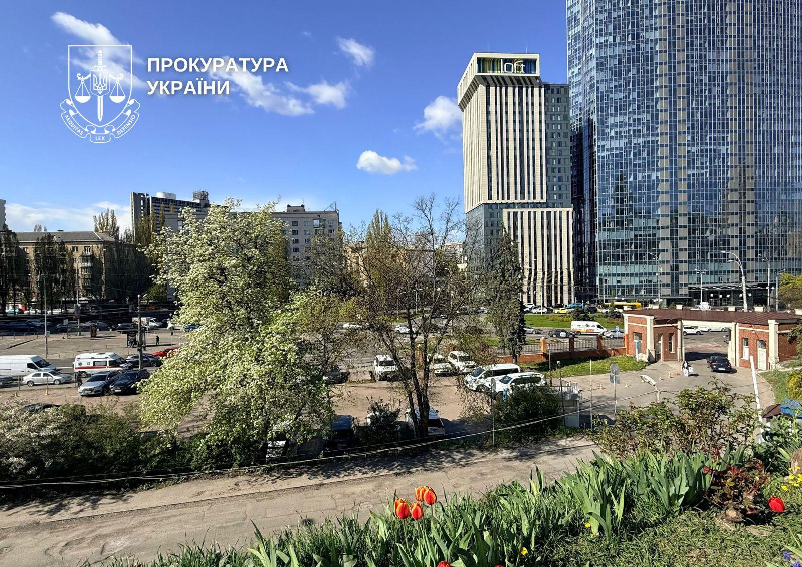 Будівництво приватної клініки та паркінгу на території Олександрівської лікарні оскаржують у суді