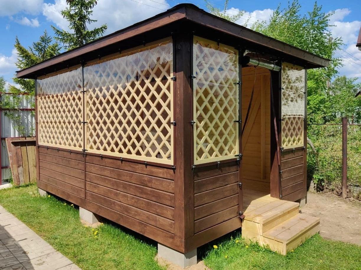 Зимівля альтанки: чи рятують м’які вікна від морозів та снігу? Реальний досвід