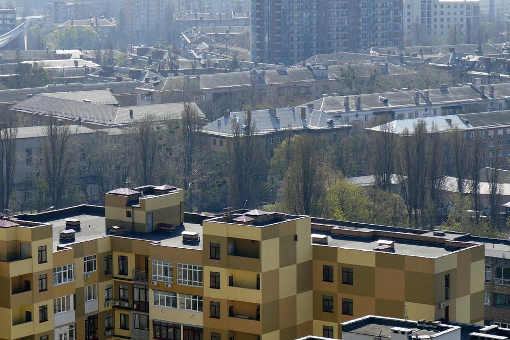Кияни, у будинках яких обстріли пошкодили інженерні мережі, можуть отримати 40 тис. грн